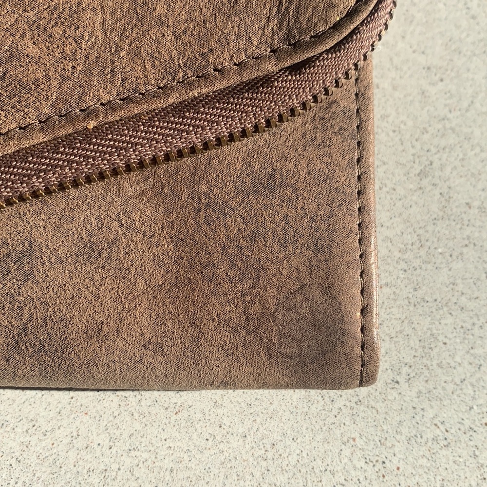 Ada Clutch - image 5